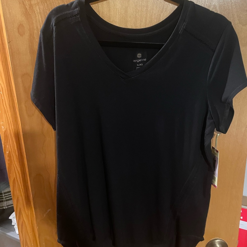 Tangerine Women's Black Activewear V-Neck Top